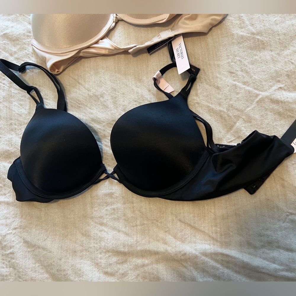 Victoria Secret (Bombshell Smooth) Add-2-Cups Push-Up Bra